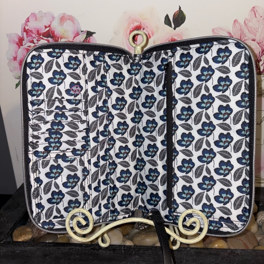 Vera Bradley “On the Go” Wristlet in Bedford Plaid - Picture 4 of 8